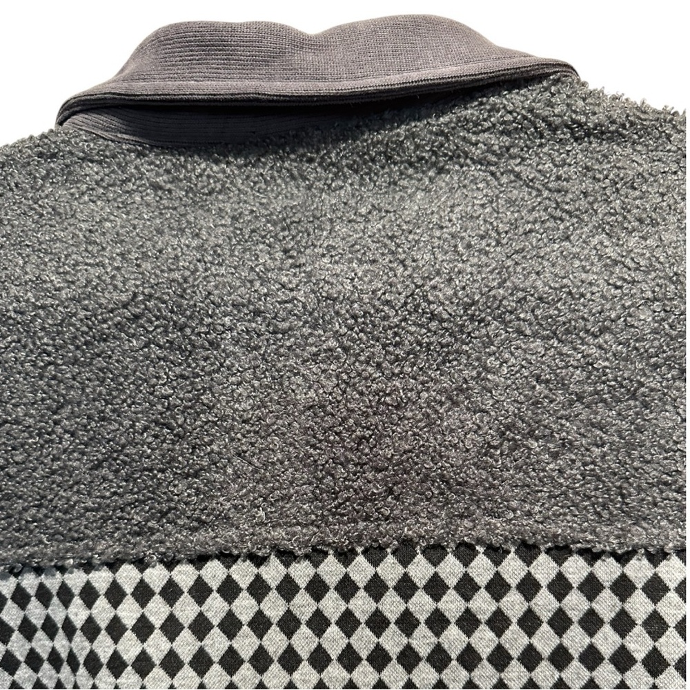 Gray Houndstooth Button-Up Shirt Shacket Size L - image 5